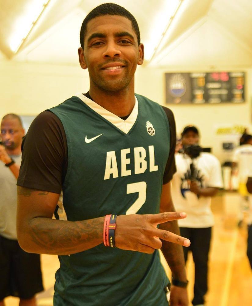 骑士加时险胜对手（骑士加时艰难击败对手）