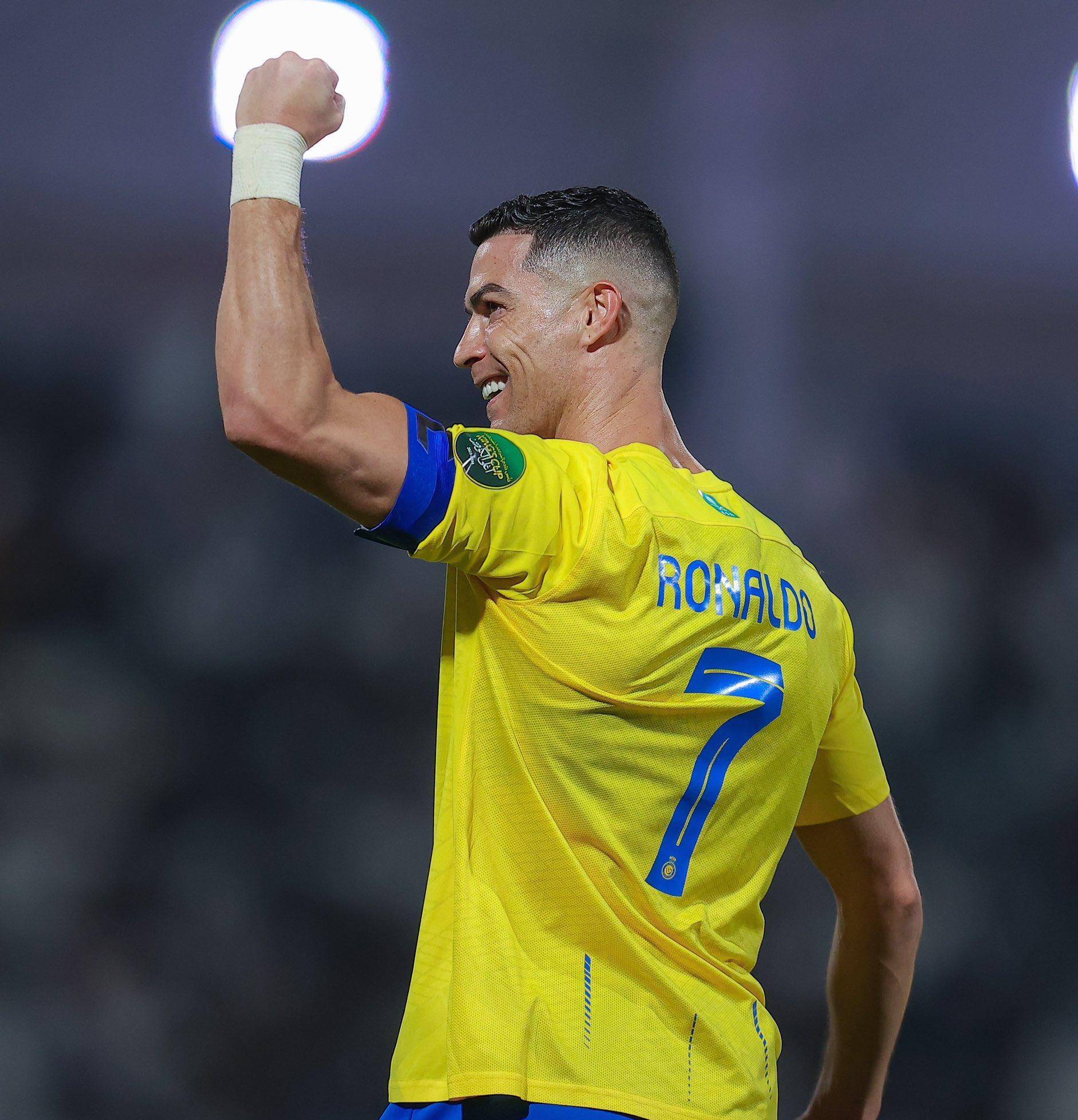 圆神闪击难救主，费兰半场帽子戏法，巴萨5-3贝蒂斯豪取六连胜（圆神闪击未能救主，费兰半场戴帽，巴萨5-3贝蒂斯豪取六连胜）