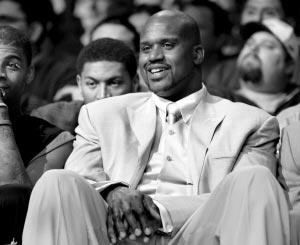 费耶诺德筹划将现有主场升级为下沉式球场，预计能容纳5.6万人（费耶诺德拟将现主场改造为下沉式球场，预计可容纳约5.6万人）