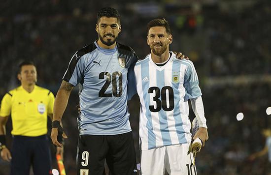 球队开场三分钟就进球，太狠（球队开场3分钟闪电破门，太猛了）