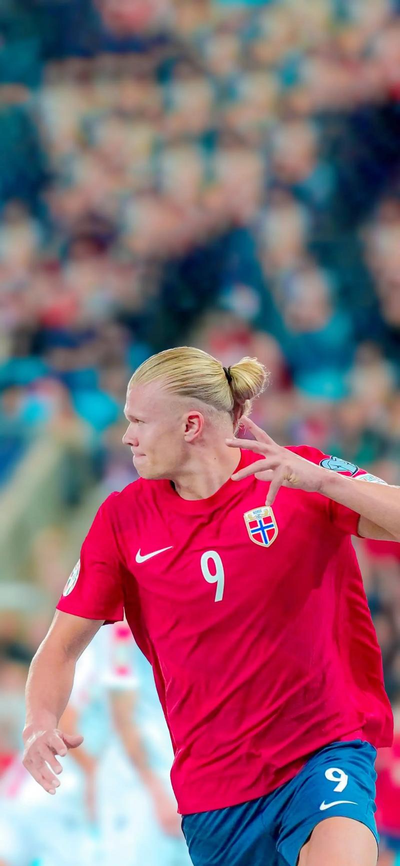 科沃德在30分钟内打出23分14板5助&历史第二位新秀（科沃德30分钟高效砍下23分14板5助，成史上第二位达成此数据的新秀）