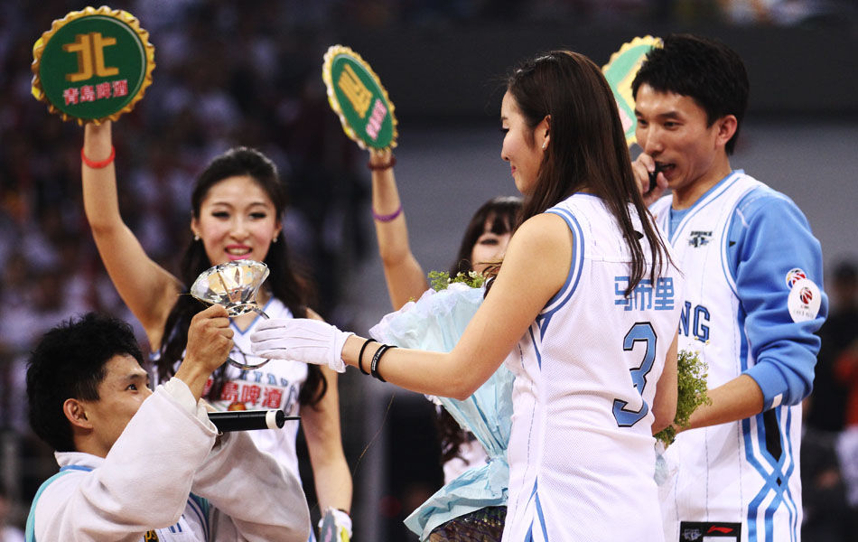 德罗西：很高兴扎鸟恢复了状态，希望他实现人们对他的期望（德罗西喜见扎鸟回勇，盼其不负众望）