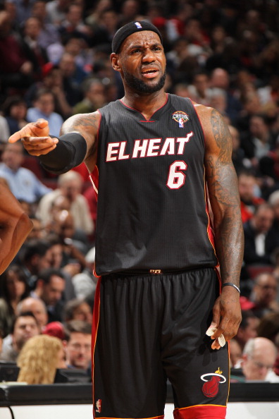 科尔：勇士仍需提升防守质量，但失误才是胜负的关键因素（科尔直言：勇士防守仍待提高，胜负更取决于失误）