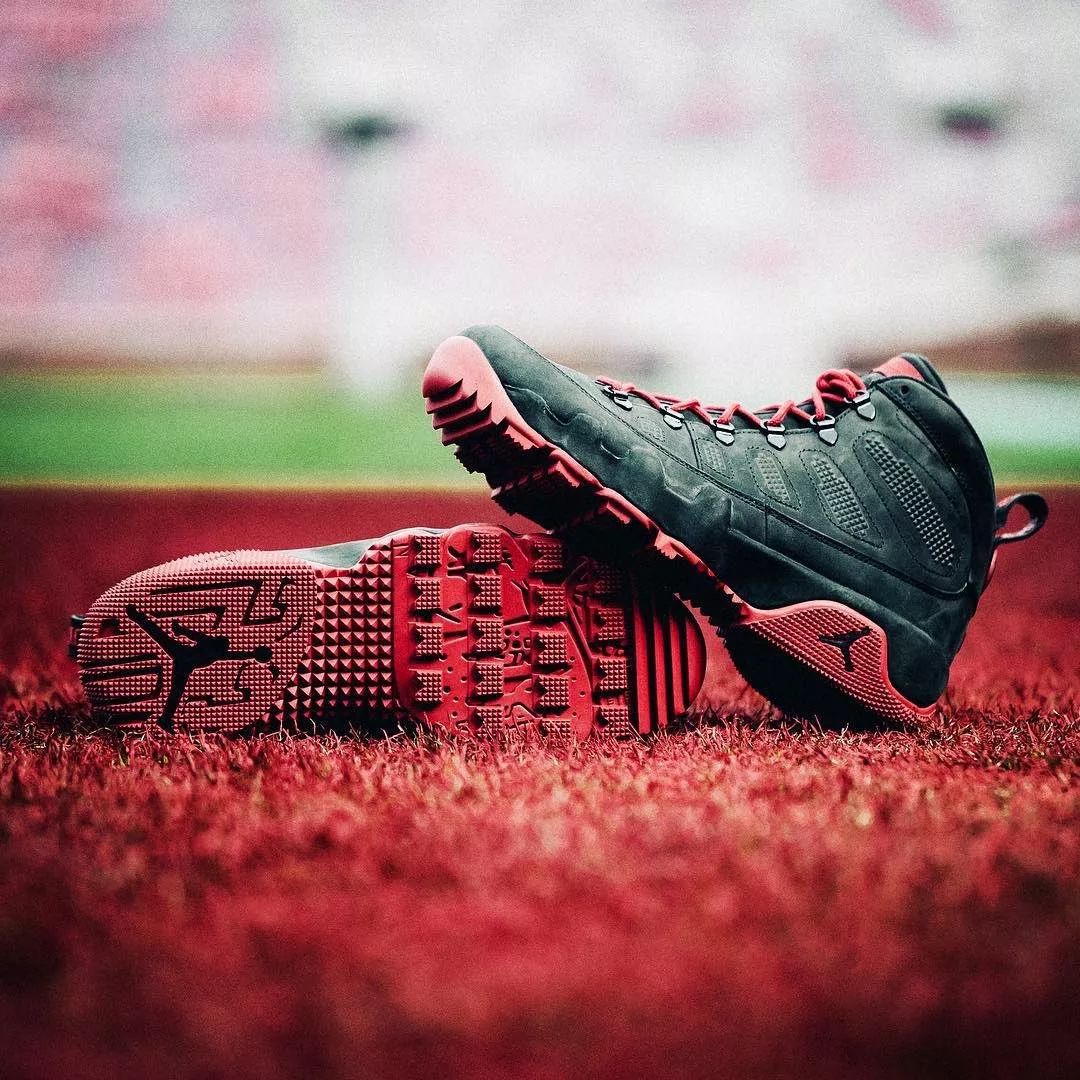 34天只赢1场！阿隆索致敬滕哈赫：都怪裁判，我们走在正确的路上（34天仅一胜！阿隆索致敬滕哈赫：责任在裁判，方向没错）