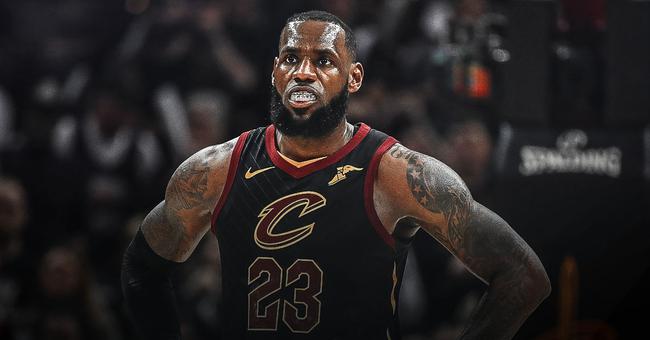 足球这项运动陪伴了我整个初高中，今天我十八岁了，...（十八岁，与足球一起走过的青春）