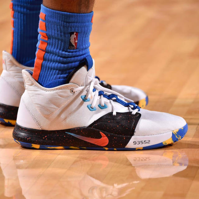 布伦森首节20分创本赛季个人新高，单节20+次数超甜瓜（布伦森首节砍下20分刷新本季单节个人纪录，单节20+次数已超越甜瓜）