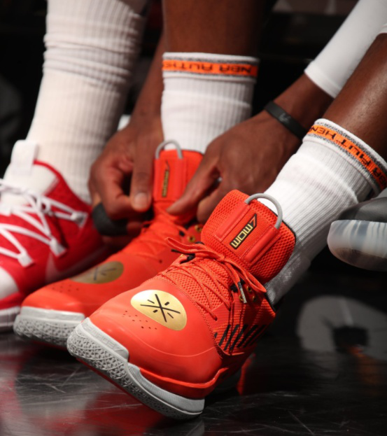 欧冠前瞻：凯拉特核心停赛，奥林匹亚科斯近期状态颇佳（欧冠前瞻：凯拉特王牌停赛，奥林匹亚科斯近况火热）