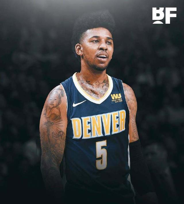 TA：利物浦目前看起来非常混乱，他们的卫冕梦想已支离破碎（TA：利物浦近况混乱不堪，卫冕之梦已然破灭）