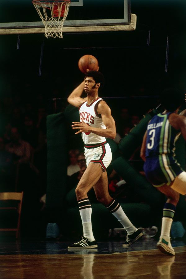 颜骏凌替补+U23国足3人缺席！媒体人：三少已放假，别上纲上线（颜骏凌改打替补，U23国足三人缺阵！媒体人：三少已放假，别过度解读）